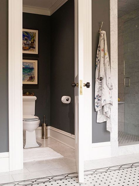 Dark Walls with Splashy Art in Private Toilet Room or Powder Bathroom With Toilet Closet, Toilet Closet Ideas, Ranch Bathroom, Washroom Ideas, Mom Bathroom, Private Toilet, Ideas Baño, Toilet Closet, Casa Clean