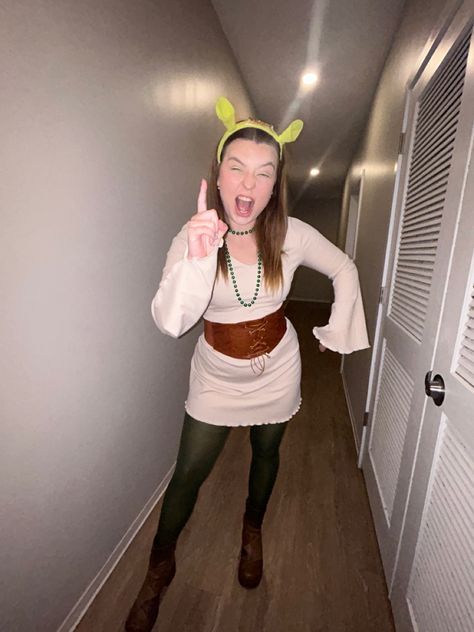Cute Shrek Costume Women, Female Shrek Costume, Shrek Dress Up, Gingy Shrek Costume, Shrek And Donkey Costume, Lord Farquaad Costume Women, Shrek Outfit Ideas, Shrek Inspired Outfits, Shrek Themed Party Costumes