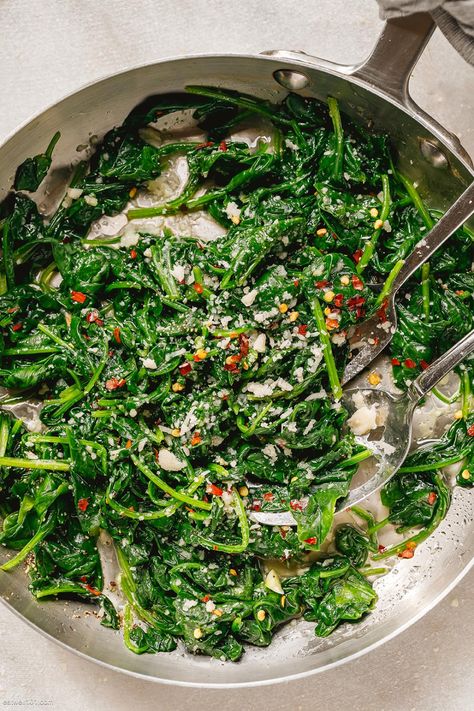 5-Minute Sauteed Spinach with Garlic and Lemon - #spinach #sidedish #eatwell101 #recipe - Sauteed Spinach with Garlic and Lemon is a simple and delicious side dish everyone will love at your table. - #recipe by #eatwell101® Essen, Spinach Side Dish Recipes, Spinach Recipes Side, Spinach Sauteed, Spinach Side, Lemon Spinach, Spinach Side Dish, Spinach Recipes Healthy, Spinach Healthy