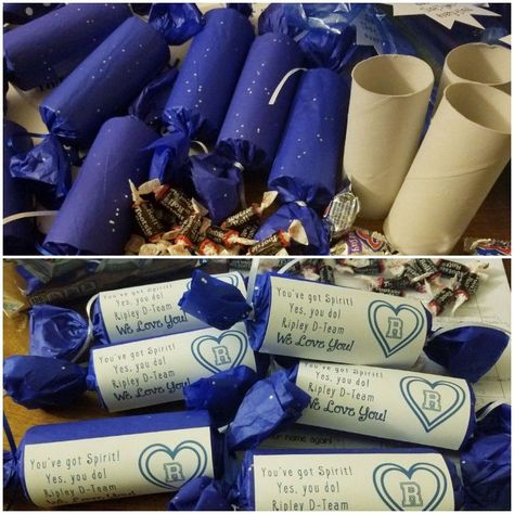 1st Cheer Game Gifts, Cheerleader Goodie Bag Ideas Diy, Spirit Items For Cheer, Cheer Goodie Bags Competition, Candy Spirit Sticks Cheer, Cheer Candy Spirit Sticks Diy, Cheer Comp Snacks, Cheer Treat Bags For Competition, Gift Ideas For Cheer Team