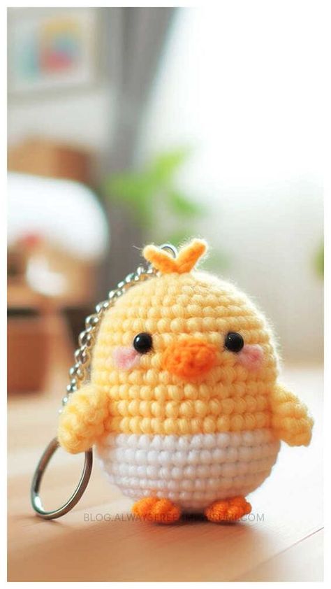 Amigurumi Keychain Crochet Free Pattern Amigurumi Patterns, Crochet Keyring Ideas, Crochet Keychain Pattern Free Easy, Keychain Crochet Ideas, Keychain Crochet Free Pattern, Crochetting Ideas, Crochet Key Chains, Amigurumi Keychain, Keychain Crochet