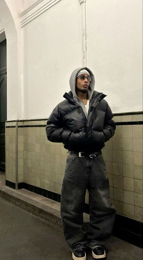 Mens Baggy Streetwear, Men’s Streetwear Poses, Jeans Men Outfit Aesthetic, Black Puffer Jacket Outfit Men, Baggy Pants For Men, Style Baggy Pants, Black Puffer Jacket Outfit, Baggie Jeans Outfit, Baggy Jeans Outfits