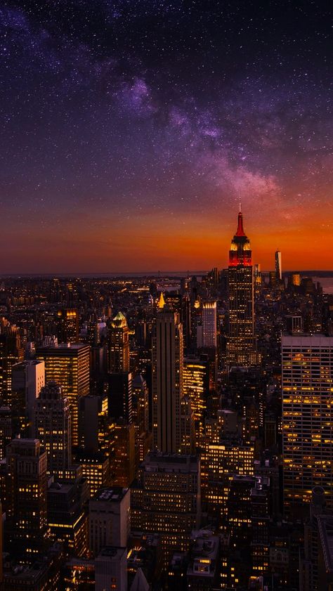 new york🌃✨ New York City At Night Wallpaper, Pictures For Wallpaper Iphone, Aesthetic Building Pictures, New York Aesthetic Wallpaper Night, Cute Travel Wallpapers, New York Scenery, Manhattanhenge Wallpaper, New York Aesthetic Night Wallpaper, City Aesthetic Wallpaper Night