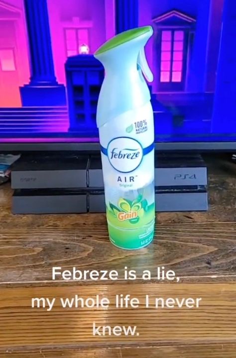 THE most annoying thing about aerosol cans is that you never how much product is left in them. But with Febreze, there’s a secret way to find out how much spray is left so that you never waste a drop. In the video, a man named Bruse pops off the plastic shell at the bottom […] Febreze Air Freshener, Diy Febreze Spray, Febreeze Diy, Febreze Spray, Diy Febreze, Diy Air Freshener, Clear Container, Take Apart, Spray Can