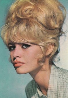Bardot Hair, Bridgitte Bardot, 1960s Hair, Bridgette Bardot, 60s Hair, Beehive Hair, Bridget Bardot, Stil Inspiration, Catherine Deneuve