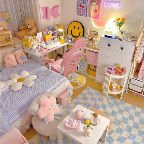 Kawaii Room Decor Ideas, Pastel Aesthetic Bedroom, Cozy Kawaii, Pastel Room Aesthetic, Pastel Aesthetic Room, Bedroom Ideas For Small Rooms Cozy, Pastel Bedding, Pastel Bedroom, Kawaii Bedroom