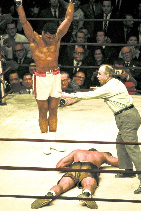 George Kalinsky Muhammad Ali vs Zora Folley fight, 1967 Chromogenic print from original scanned film Courtesy George Kalinsky  Zora Folley was knocked out by Ali in the seventh round of the fight. It was Ali’s last fight before his three-and-a-half-year suspension for refusing to be inducted into the United States Army. Muhammad Ali Boxing, Foto Sport, Michael Jordan Photos, Boxing Images, The Greatest Of All Time, محمد علي, Muhammed Ali, Boxing Posters, Bola Basket