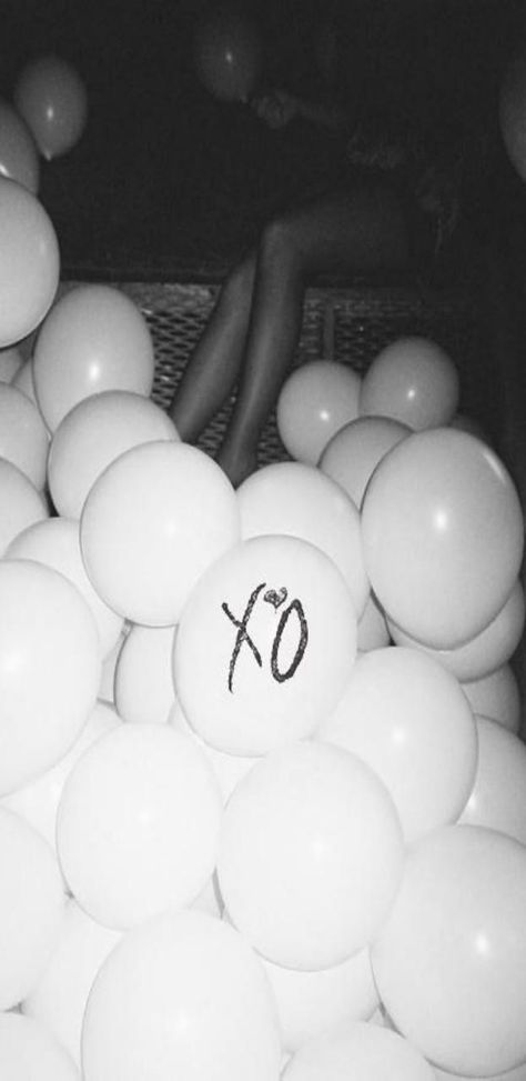Black and white, balloons, Xo, The Weeknd, Balloons