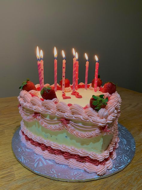 #birthday #birthdaycakeideas #cake #aesthetic #eighteen Birthday, Cake, Eighteen Birthday Cake, Eighteenth Birthday Cake, Cake Aesthetic, Eighteenth Birthday, Aesthetic Pictures, Birthday Cake