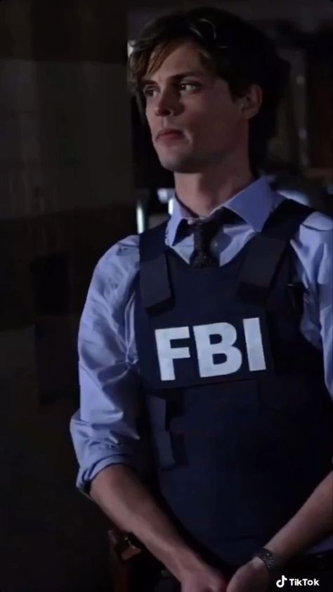 spencer in his fbi vest 😍😍 Spencer Reid In Fbi Vest, Matthew Gray Gubler Fbi Vest, Female Fbi Agent Aesthetic, Hot Fbi Agent, Fbi Agent Aesthetic Female, Special Agent Aesthetic, Spencer Reid Fbi Vest, Female Fbi Agent, Fbi Uniform