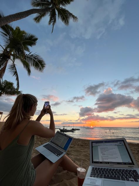 Working On Vacation Aesthetic, Vison Boards Travel, Work By The Beach, Visionboard Aesthetic Pictures Travel, Working On The Beach Laptop, Tropical Vision Board, Remote Work Travel, Remote Worker Aesthetic, Laptop On Beach