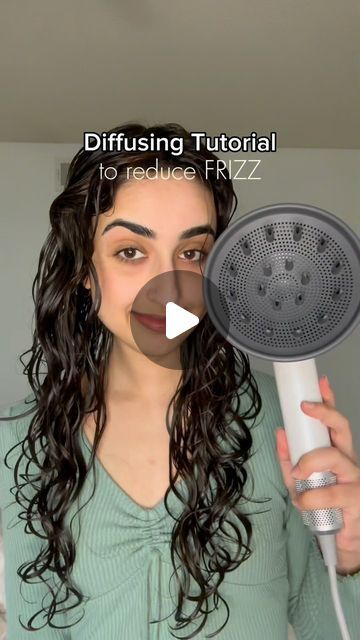 Drying Hair With Diffuser, How To Use Blow Dryer Diffuser, Curly Blow Dry Long Hair, Tips For Wavy Frizzy Hair, Beach Waves Hair Natural, How To Use Hair Dryer Diffuser, How To Blow Dry Frizzy Hair, Diffusing Straight Hair, Difussing Wavy Hair