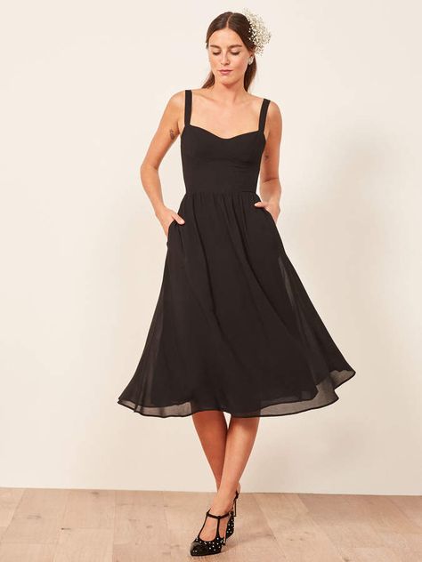 Reformation Hera Dress Casual Cocktail Dress, Evening Dress Collection, Long Cocktail Dress, Cocktail Dress Wedding, Dresses Casual Fall, Blue Evening Dresses, Vestidos Prom, Different Dresses, Elegant Dresses Long