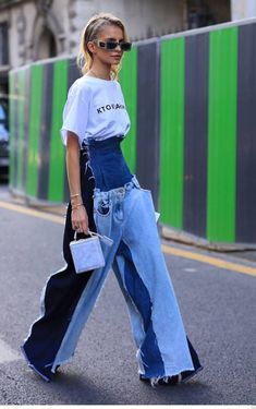 // Denim Street Style, Looks Jeans, Oversize Pullover, Denim Inspiration, Trend Analysis, Mode Jeans, Fashion Jeans, Popular Outfits, Cooler Look