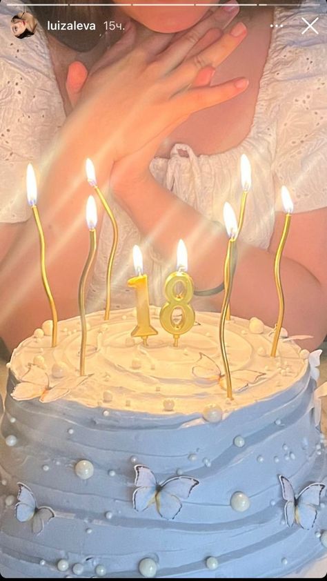 Coquette Birthday Party, 17 Doğum Günü, Coquette Birthday, Creative Selfie, Cake Recipes Easy, Easy Cakes, Vintage Birthday Cakes, Happy Birthday 18th, Aesthetic Cake