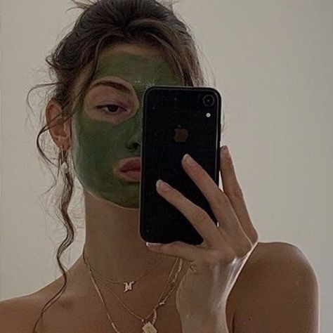 Green Facemasks Aesthetic, Healthy Asthetic Picture, Health Asthetic Picture, Green Asthetic Pictures, Cadence Aesthetic, Skincare Pics, Skin Editorial, Selfcare Aesthetic, Green Mask