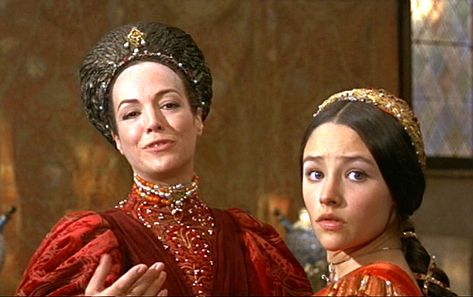 Me and Mi Madre<3 god love her... maybe she'll actually love my father for once Tybalt Romeo And Juliet, Romeo And Juliet Costumes, Film Romeo And Juliet, Zeffirelli Romeo And Juliet, Lady Capulet, Juliet Capulet, Leonard Whiting, Romeo Und Julia, Romantic Drama Film