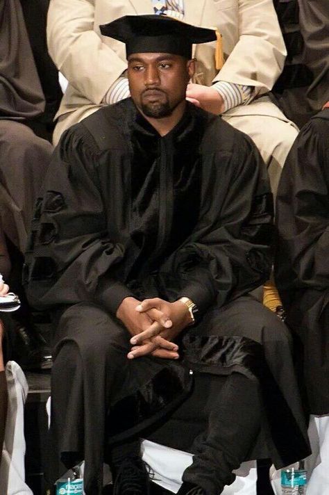 Waiting Pictures Funny, Waiting Funny Picture, Graduation Reaction Pic, Graduation Mood Pics, Graduation Funny Pictures, Psychology Grad Photoshoot, Graduation 2023 Aesthetic, Graduation Memes Funny, Graduation Reaction