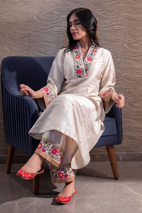 Kurta Palazzo Set, Trendy Suits, Kameez Designs, Silk Kurti, Salwar Designs, White Kurta, Kurtis With Pants, Kurta Palazzo, Palazzo Set