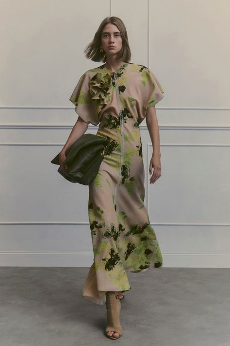 Couture, Victoria Beckham, Victoria Beckham Dress, Victoria Beckham Style, Resort 2024, 여름 스타일, Runway Trends, Printed Midi Dress, Printed Dress