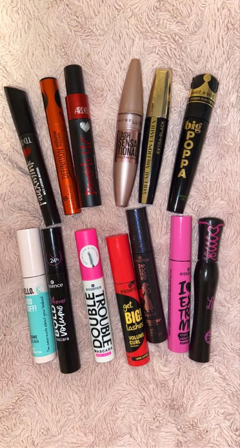 Mascara Collection Aesthetic, Mascaras Aesthetic, Mascara Aesthetic, Selfcare Essentials, Mascara Collection, Perfect Mascara, Band Nails, Pink Makeup Brush, Mascara Brands