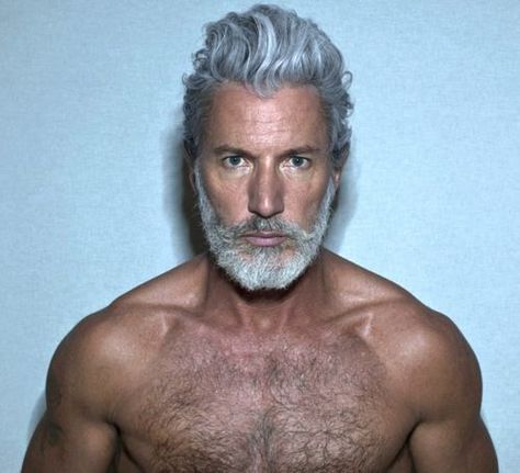 Muscular man looking fit and strong after 40! Barba Hipster, Beard Images, Mens Toupee, Grey Hair Men, Men With Grey Hair, Grey Beards, Handsome Older Men, Silver Foxes, Smiling Man