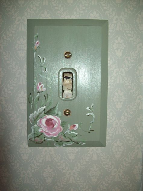 hand painted switch plate Painted Light Switch Plates Aesthetic, Painted Light Switch Plates Diy, Light Switch Painting Ideas, Lightswitch Ideas Painting, Light Switch Covers Diy Paint, Artsy Bedroom Ideas, Light Switch Covers Diy, Artsy Bedroom, Light Plate Covers