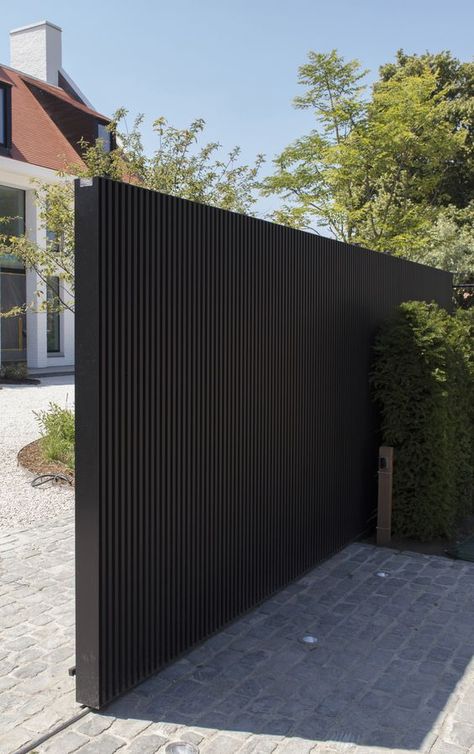 Pagar Modern, Wooden Fence Gate, House Fence Design, Modern Gate, Modern Fence Design, Garage Exterior, Wooden Main Door Design, Brick Fence, Driveway Design