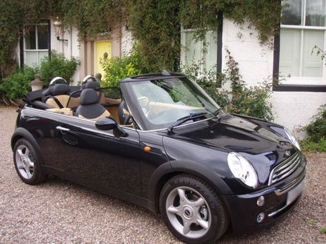 Black Mini Cooper Convertible Mini Cooper Cabriolet, Black Mini Cooper, Mini Cooper Convertible, Mini Convertible, First Cars, Mini Coopers, Car Goals, Mc Laren, Dirt Track Racing