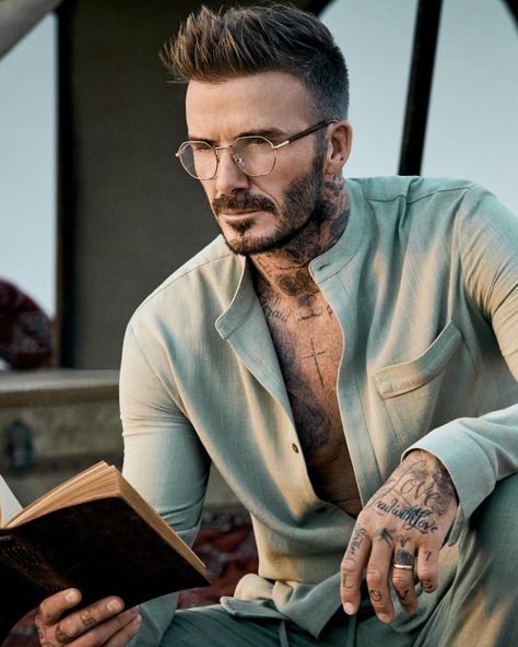 Stylish Glasses For Men, David Beckham Style, Mens Glasses Fashion, Male Portrait Poses, Eyeglass Frames For Men, Hair Replacement Systems, Cool Glasses, Mens Casual Dress Outfits, Hair System