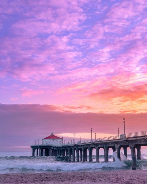 Jessie Zahner | Travel on Instagram: “Pier Pressure 🌅 • Manhattan Beach, CA, USA  •  SoCal Distancing 🤙🏼 • Manhattan Beach, CA, USA  • #manhattanbeach #manhattanbeachpier…” Angeles, Candy Floss, Manhattan, Los Angeles, Leonie Core, Manhattan Beach Pier, Cotton Candy Sky, Beach Pier, Magic Hour