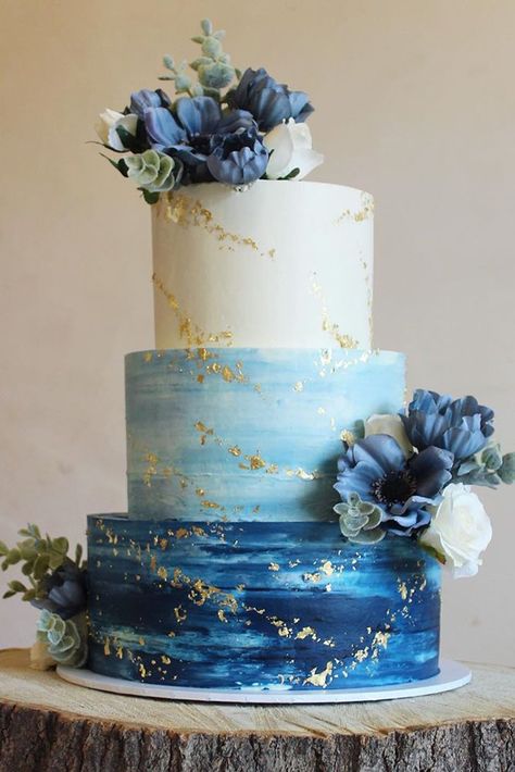 Wedding Cake Designs Blue, Classic Blue Wedding, Quince Cake, Blue Wedding Receptions, Blue Wedding Centerpieces, Blue Wedding Decorations, Pretty Wedding Cakes, Big Wedding Cakes, Blue Wedding Bouquet