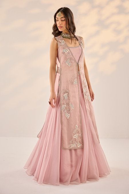 Buy Pink Organza Embroidery Mughal Fleur Open Neck Striped Jacket Lehenga Set For Women by Label RSD Online at Aza Fashions. Blouse Designs, Lengha Blouse, Lengha Blouse Designs, Jacket Lehenga, Organza Embroidery, Open Neck, Striped Jacket, Set For Women, Aza Fashion