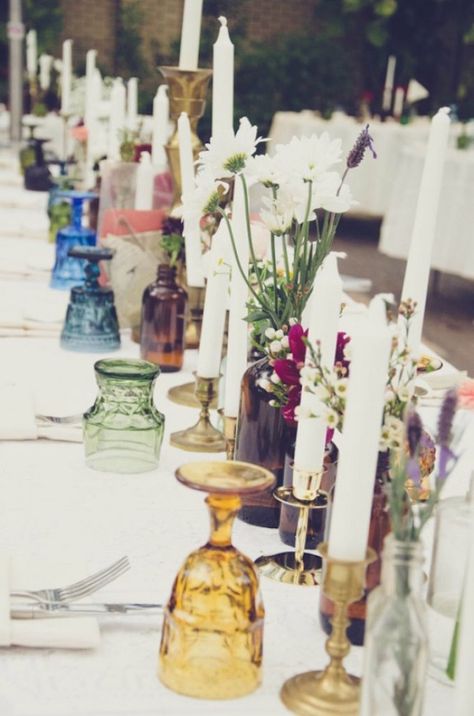 Barbecue Wedding, Boho Styl, Tafel Decor, Jewel Tone Wedding, Colored Glassware, Festa Party, Deco Floral, Wedding Table Settings, Deco Table