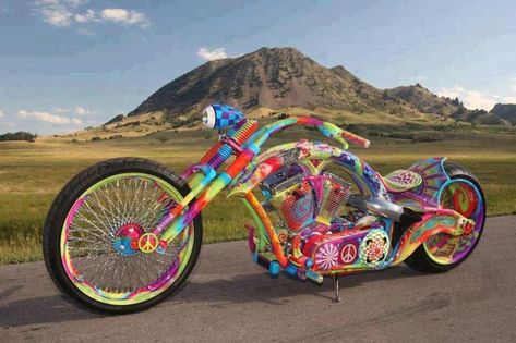 15 Motorcycles with Ridiculous Paint Job - True Rider - Speed Demon Kawaii, Street Bikes, Custom Moped, Motorcycle Paint Jobs, Custom Chopper, Chopper Bike, Custom Choppers, Motorcycle Painting, Custom Bicycle