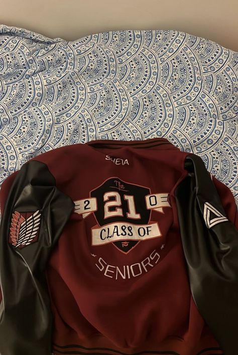 Old School Senior Jackets, School Varsity Jacket Back Design, Senior Jackets Back Design Ideas, Senior Jacket Aesthetic, Aesthetic Senior Jackets, Old School Jacket For Seniors, High School Varsity Jacket Design, Highschool Varsity Jacket, Matric Jackets Design Ideas 2023