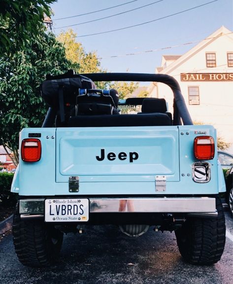 𝚙𝚒𝚗𝚝𝚎𝚛𝚎𝚜𝚝 | 𝚕𝚎𝚗𝚜𝚐𝚎𝚗𝚎 👽✌🏿⚡️💋 Blue Wrangler Jeep, Jeep Wrangler Girly, Blue Jeep Wrangler, Maserati Merak, Auto Jeep, Blue Jeep, Vintage Jeep, Mustang Ford, Combi Volkswagen