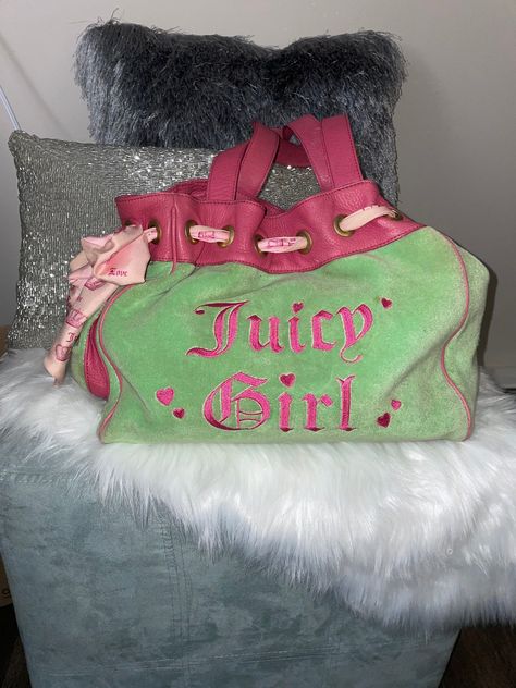 Juicy couture pink daydreamer bag Couture, Juicy Daydreamer Bag, Juicy Couture Barrel Bag, Juicy Couture Daydreamer Bag, Y2k Purses, Juicy Couture Daydreamer, Juicy Couture Clothes, Pink Beach Bag, Y2k Bags