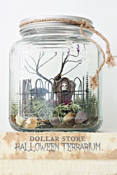 Dollar Store Halloween Terrarium Fimo, Zombies, Halloween Terrarium, Halloween Cloche, Fairy Life, Halloween Fairy Garden, Diy Halloween Party, Halloween School Treats, Halloween Party Decor Diy