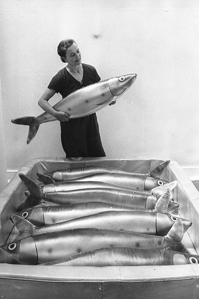 Claude Lalanne with sardine sculpture Les Lalanne, Art Gallery London, Claude Lalanne, Ben Brown, London Art Gallery, East End London, Fish Art, Artist At Work, Artist Studio