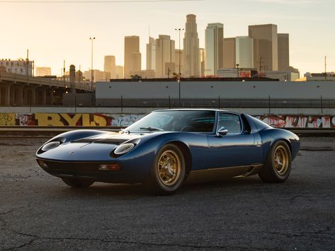 Lamborghini Miura Sv, Lamborghini Sv, Car Barn, Lamborghini Miura, Classic Racing Cars, Lamborghini Cars, Italian Cars, Top Cars, Car Auctions