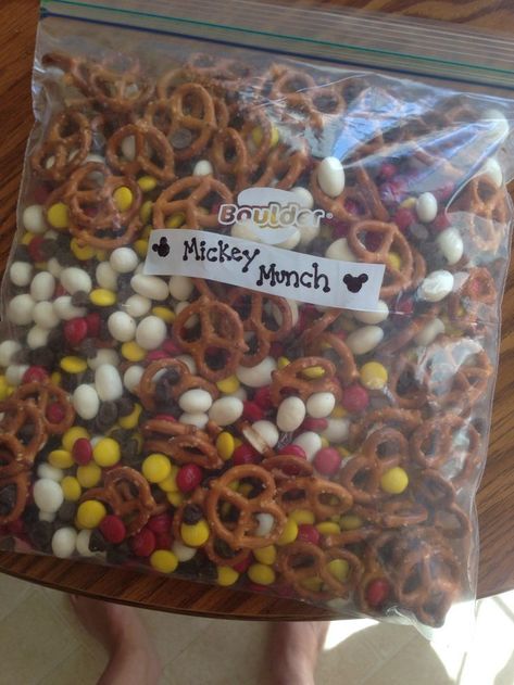 Disney Trail Mix Recipes, Disney Day At Preschool, Mickey Themed Snacks, Disney Snacks At Home, Snacks For Disney World Packing, Disney Day Preschool, Diy Disney Snacks, Disney Movie Themed Snacks, Disney Snacks For Kids