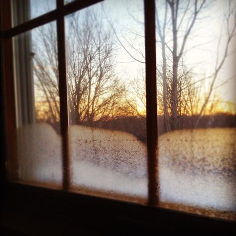 misty steamed up windows Autumn Morning, Winter Mornings, Foto Vintage, Window View, Foto Art, Through The Window, Autumn Aesthetic, Winter Aesthetic, Morning Light