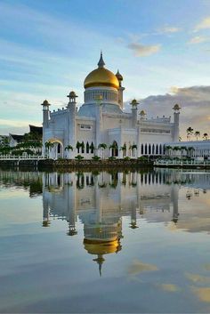 Brunei Food, Brunei Travel, Bandar Seri Begawan, Asia City, Divorce Papers, Les Continents, Travel Destinations Asia, Travel Asia, Dream Travel