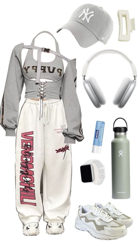 #sporty #athletic #aesthetic #ootd #outfit #selfcareaesthetic #selfcare Darc Sport Outfit, Kpop Workout Outfit, Athleisure Outfits Aesthetic, Dance Practice Outfits Aesthetic, Athletic Outfits Aesthetic, Workout Clothes Aesthetic, Sporty Girl Aesthetic, Workout Outfits Aesthetic, Kpop Workout