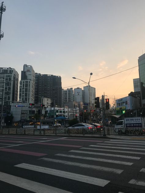 City Aesthetic Morning, Seoul Morning, Trainee Aesthetic, Early Morning Aesthetic, Morning Street, Seoul Night, Idol Aesthetic, Early Morning Runs, Seoul City