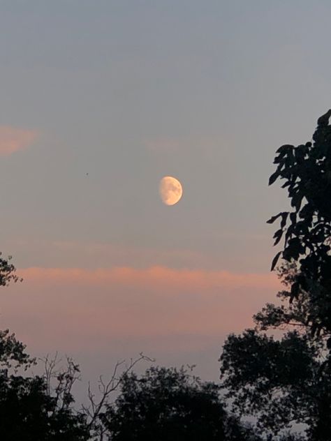 Sunset photo with moon in it aesthetic Nature, Moon During The Day Aesthetic, Calm Asthetic Picture, Morning Moon Aesthetic, Aesthetic Calm Photos, Calming Sky Aesthetic, Calming Pictures Aesthetic, Moon Sunset Aesthetic, Moon In Daylight