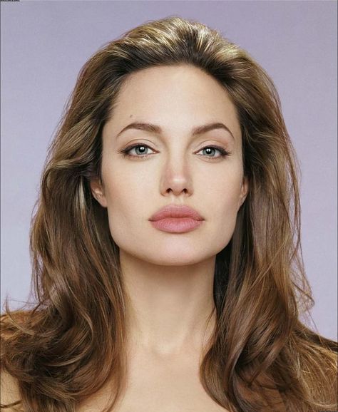 Angelina Jolie Face, Hollywood Aktrisleri, Angelina Jolie Hair, Angelina Jolie 90s, Angelina Jolie Makeup, Sherilyn Fenn, Angelina Jolie Photos, Girl Interrupted, Square Faces