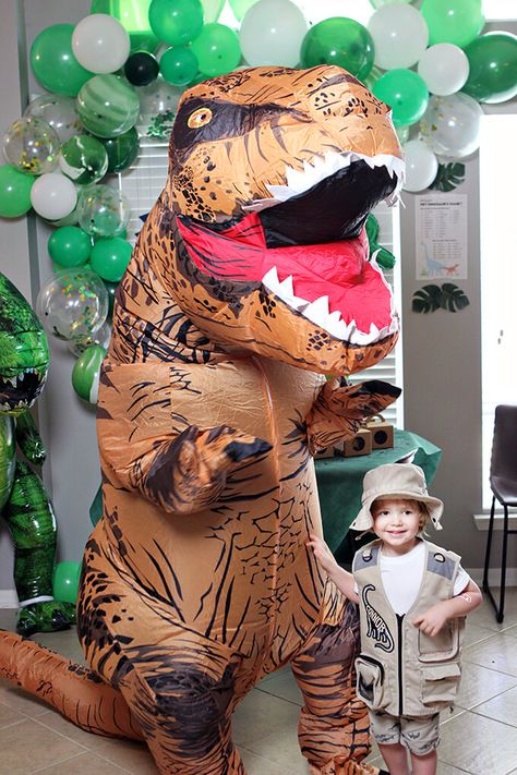 Outfits and Costumes for a Dinosaur Party Dinosaur Birthday Party Costume, Dinosaur Theme Outfit, Safari Outfit Kids, Dinosaur Birthday Party Outfit, Dinosaur Party Outfit, Dino Photoshoot, Dinosaur Birthday Outfit, Dinosaur Party Games, Birthday Party Dinosaur