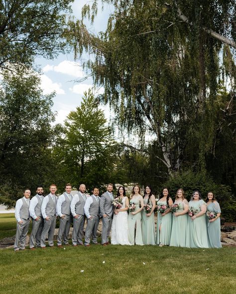 Sharing these fun wedding party photos! I personally love the blurry photo trend (1st and 5th photos) for the wedding party. What are your favorite bridal party poses? associate shot for @lextakepics_ Fun Wedding Poses For Bridal Party, Wedding Party Photos Group Shots Funny, Wedding Photo Bridal Party Group Shots, Whole Bridal Party Photos, Whole Wedding Party Photos, Wedding Poses Bridal Party, Wedding Party Group Photos, Full Bridal Party Photos, Wedding Picture Ideas With Bridal Party